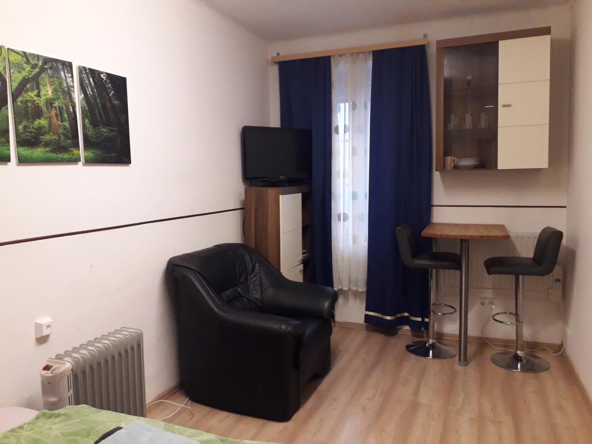 Apartment Ap 1 Im Zentrum Steyr, Bestrooms Eu ภายนอก รูปภาพ